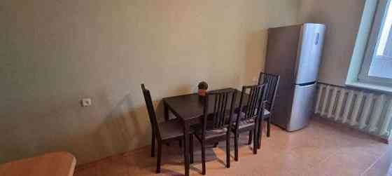 Оренда Квартира 3-кімнатна, 13/15 поверх на Анны Ахматовой ул., 13 Kiev