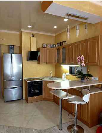 У продажу простора однокімнатна квартира на 13ст. Фонтану Одеса