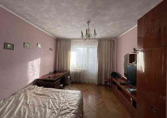 Продаж Квартира 3-кімнатна, 2/9 поверх на Озерна вул., д. 4 Kiev