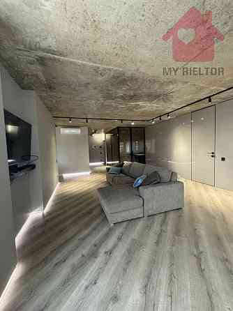 Продаж трикімнатної квартири в центрі міста пл.Богдана Хмельницького. Uzhhorod