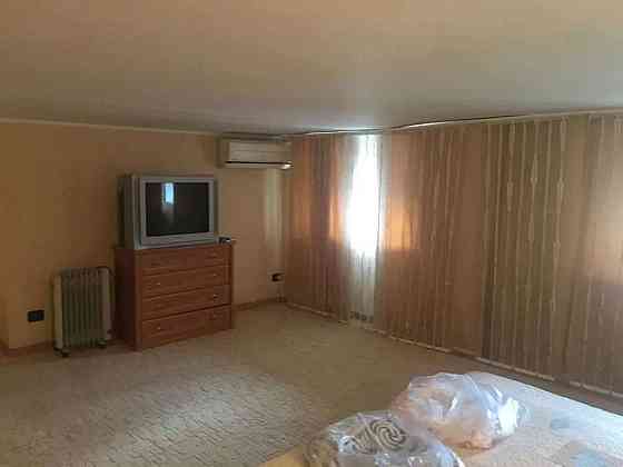 Оренда Квартира 3-кімнатна, 9/9 поверх на ул. Маршала Малиновского Київ