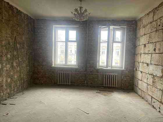 Продаж Квартира 3-кімнатна, 4/5 поверх на Тарасовская вул., д. 3 Київ