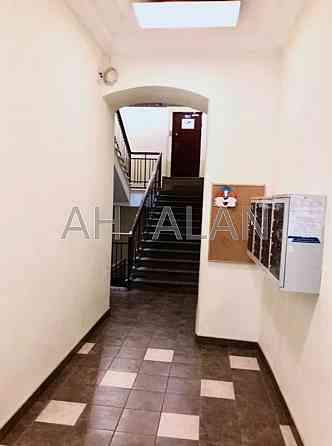 Оренда Будинок 4-кімнатний на Гончара Олеся вул., 37А Київ