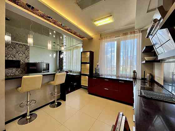 Продаж Квартира 3-кімнатна, 12/20 поверх на Підвисоцького Професора вул., д. 6-В Київ