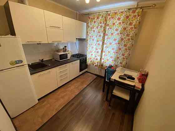 Оренда Квартира 1-кімнатна, 1/9 поверх на Харьковское шоссе Киев