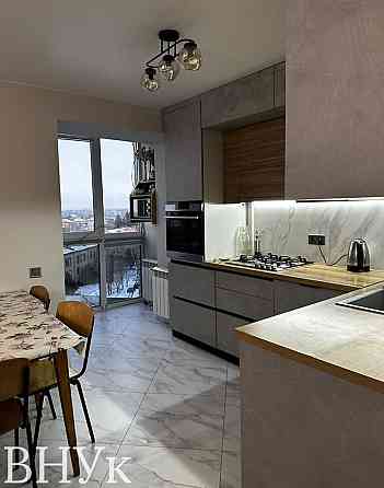 Продаж Квартира 3-кімнатна, 9/9 поверх на Грушевського Луцк