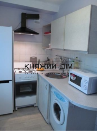 Оренда Квартира 2-кімнатна, 2/5 поверх на Правобережная ул. Киев