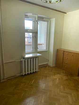 Продаж Квартира 2-кімнатна, 4/10 поверх на Левка Лук’яненка вул., д. 19 Киев