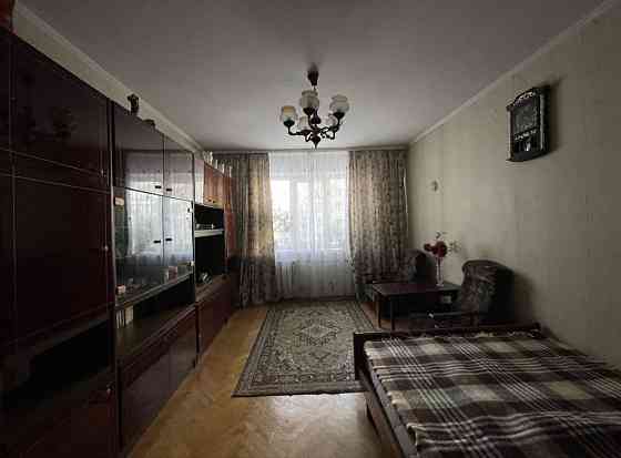 Продаж Квартира 3-кімнатна, 2/9 поверх на Озерна вул., д. 4 Kiev