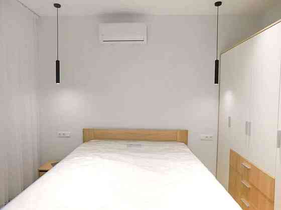 Оренда Квартира 1-кімнатна, 18/18 поверх на Харьковское шоссе, 19б Київ