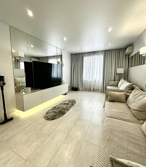 Продаж Квартира 3-кімнатна, 8/9 поверх на Новогодняя ул., 53 Дніпро - фото 2