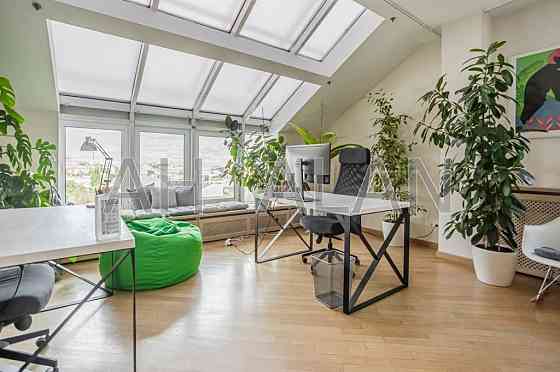 Продаж Будинок 5-кімнатний на Шевченка Тараса бул., 11 Kiev