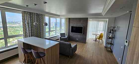 Продаж Квартира 3-кімнатна, 22/25 поверх на Зарічна, 1 Київ