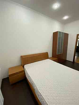 Продаж Квартира 3-кімнатна, 1/5 поверх на Гетьмана Павла Скоропадського вул., д. 17б Киев