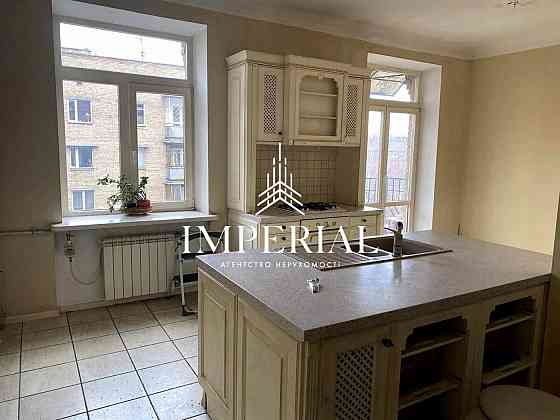 Продаж Квартира 5-кімнатна, 5/5 поверх на вул. Кониського Киев