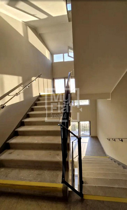 Продаж Квартира 4-кімнатна, 7/7 поверх на вул. Салютна Київ - фото 3