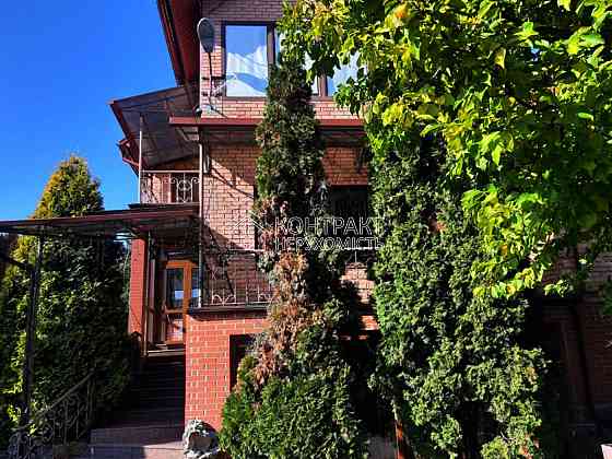 Продаж Будинок 6-кімнатний на вул. Набережна 