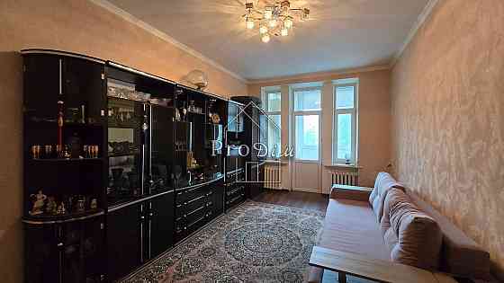 Продаж Квартира 4-кімнатна, 3/6 поверх на Велика Васильківська вул., 42 Kiev