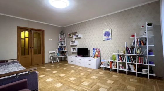 Оренда Квартира 1-кімнатна, 11/23 поверх на Червоної Калини, 72 Kiev