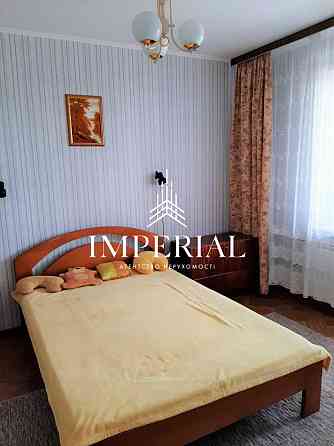 Оренда Квартира 3-кімнатна, 4/16 поверх на вул. Ахматовой Анны Київ