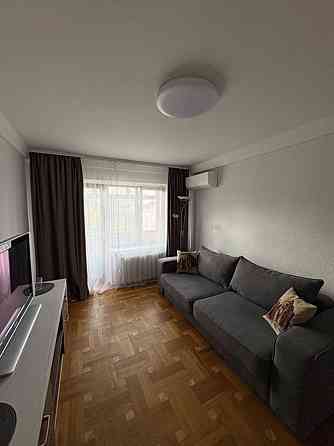 Оренда Квартира 1-кімнатна, 4/5 поверх на Сергія Набоки, 2 Київ