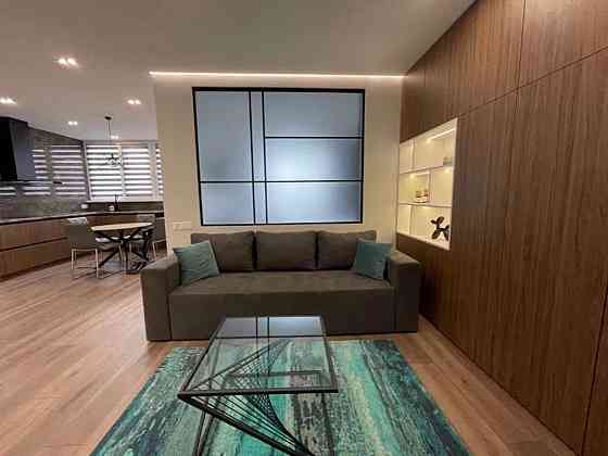 Оренда Квартира 2-кімнатна, 15/17 поверх на ул. Сергея Данченко Киев