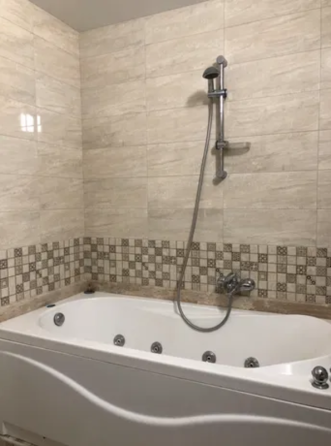 Оренда Квартира 3-кімнатна, 5/16 поверх на Урловская ул., 8 Київ