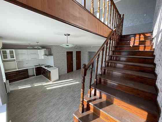 Продаж Квартира 4-кімнатна, 8/9 поверх на Ющенка Винница