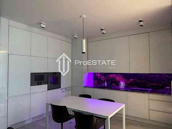 Продаж Квартира 4-кімнатна, 19/30 поверх на вул. Андрія Верхогляда Kiev