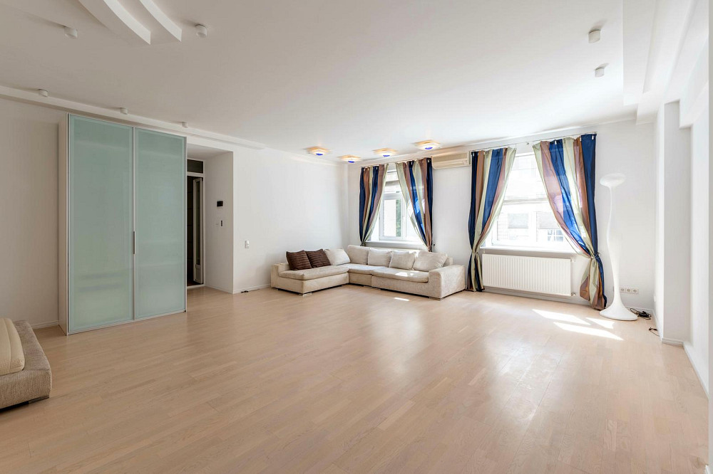 Продаж Квартира 5-кімнатна, 4/4 поверх на Малоподвальная вул., д. 12/10 Киев - изображение 2