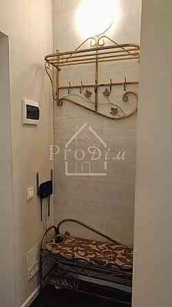 Оренда Квартира 1-кімнатна, 1/4 поверх на Практична вул., 2 Київ