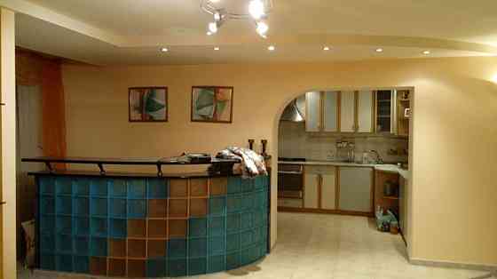 Оренда Квартира 3-кімнатна, 9/10 поверх на ул. Михаила Драгоманова, 22 Kiev