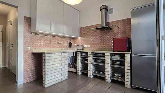 Оренда Квартира 1-кімнатна, 16/16 поверх на Анни Ахматової, 35 Киев