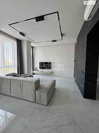 Продаж Квартира 4-кімнатна, 19/21 поверх на вул. Клочківська Харків