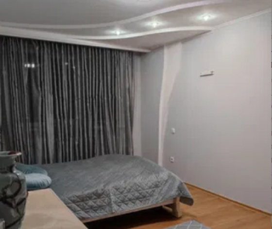 Двух комнатная квартира на Слободке . Одеса