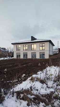 Продаж Будинок 4-кімнатний Запитів