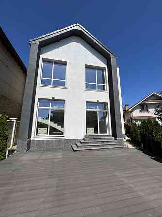 Продаж Будинок 4-кімнатний на ул. Коралловая, 8Б Лиманка