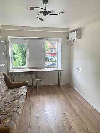 Оренда Квартира 2-кімнатна, 2/6 поверх на вул. Джона Макейна, 42 Київ