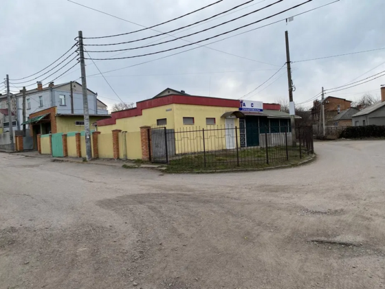 Продаж будинку в гарній локації (СТО,Кафе,Магазин). Кропивницький