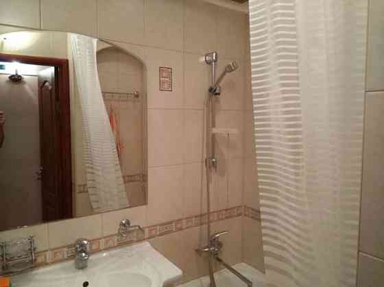 Оренда Квартира 2-кімнатна, 5/5 поверх на ул. Краснодарская, 47/1 Киев