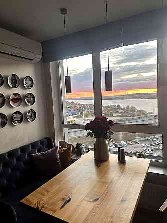 Продаж Квартира 2-кімнатна, 13/26 поверх на Зарічна вул., д. 1В Киев