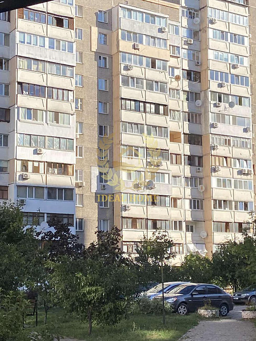 Продам 3-кімнатну квартиру в Святошинському районі Київ - фото 1