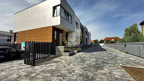 Продаж Будинок 4-кімнатний на Кленовая ул. 