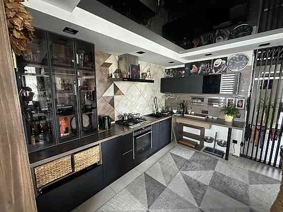 Продаж Квартира 4-кімнатна, 7/8 поверх на вул. Рєпіна Ternopil'