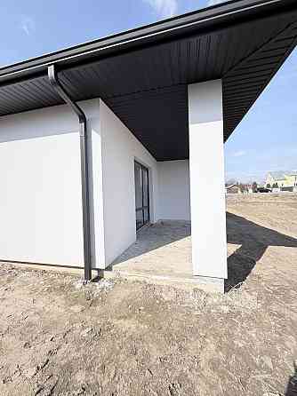 Продаж Будинок 3-кімнатний на вул. Центральна Velykyi Zhytyn