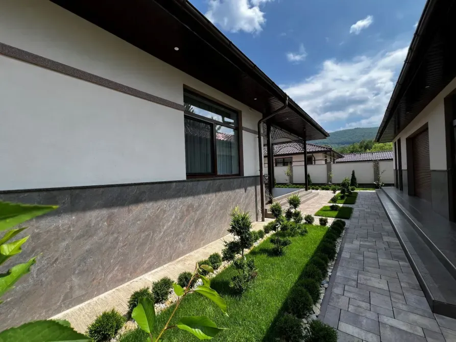 Продаж 1-поверховий Котедж з ділянкою 8 сот 228 кв.м 3 кімн.  Виноградів - фото 9