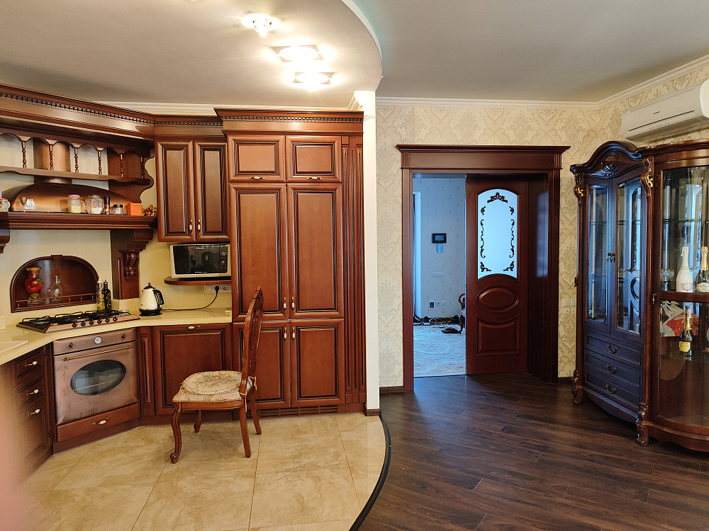 Продаётся великолепный 2х этажный дом в центре  с.Усатово. Усатове - фото 8