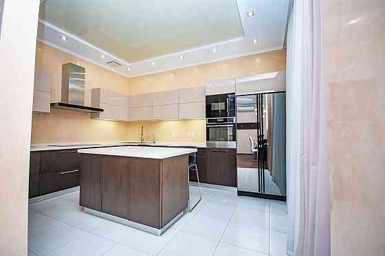 Продаж Квартира 4-кімнатна, 11/13 поверх на Юлії Здановської вул., д. 73г Kiev