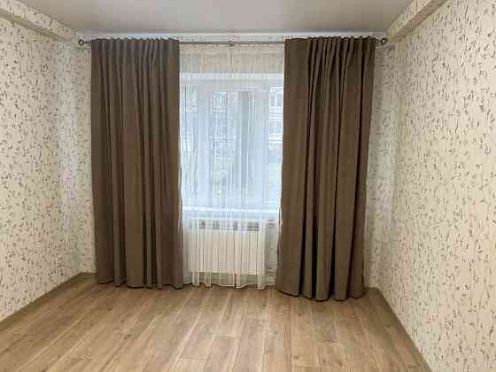 Продаж Квартира 3-кімнатна, 1/5 поверх на Парково-Сирецька вул., д. 10 Kiev