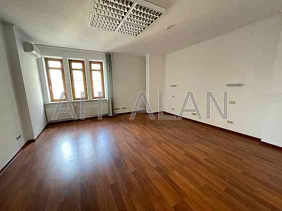 Продаж офісне приміщення на вул. Басейна приміщень - 9, поверх - 1/10 Київ